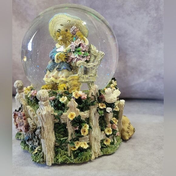 Boyds Bear Snow Globe Martha Green Thumb - Picture 3 of 11